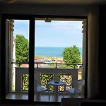 Private In Kavatsi 아파트