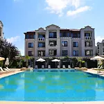 아파트 Private In Kavatsi